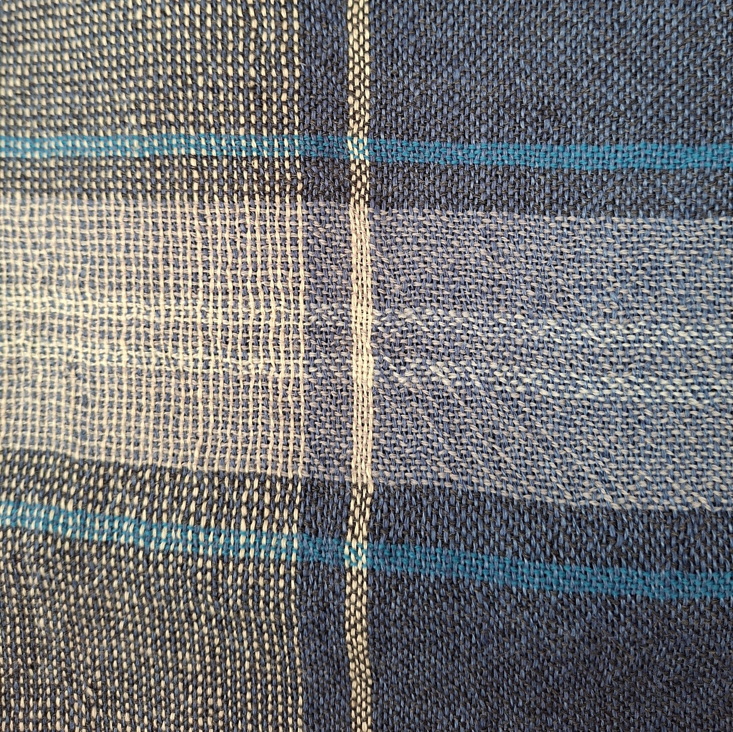 Leinenmerinoschal Denim mit Hellgrau, Weiß und blauen Akzentstreifen