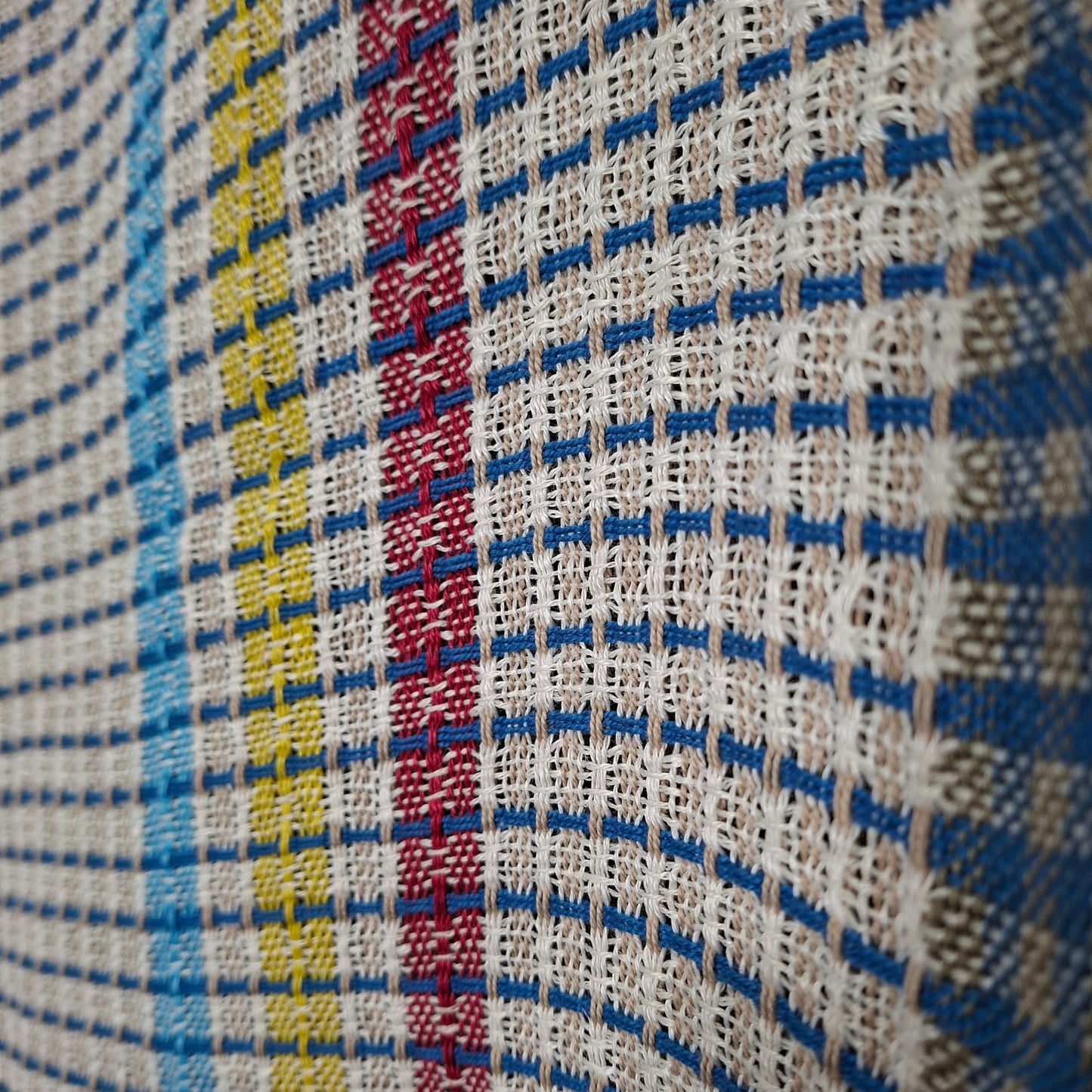 Bade- und Saunatuch Halbleinen Rainbow mit Längsstreifen Blau Gelb und Rot