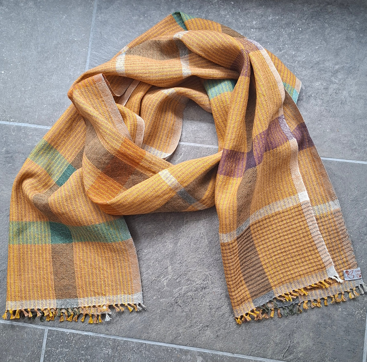 Leinenmerinoschal Senf mit Beige, Braun und weißen und farbigen Querstreifen