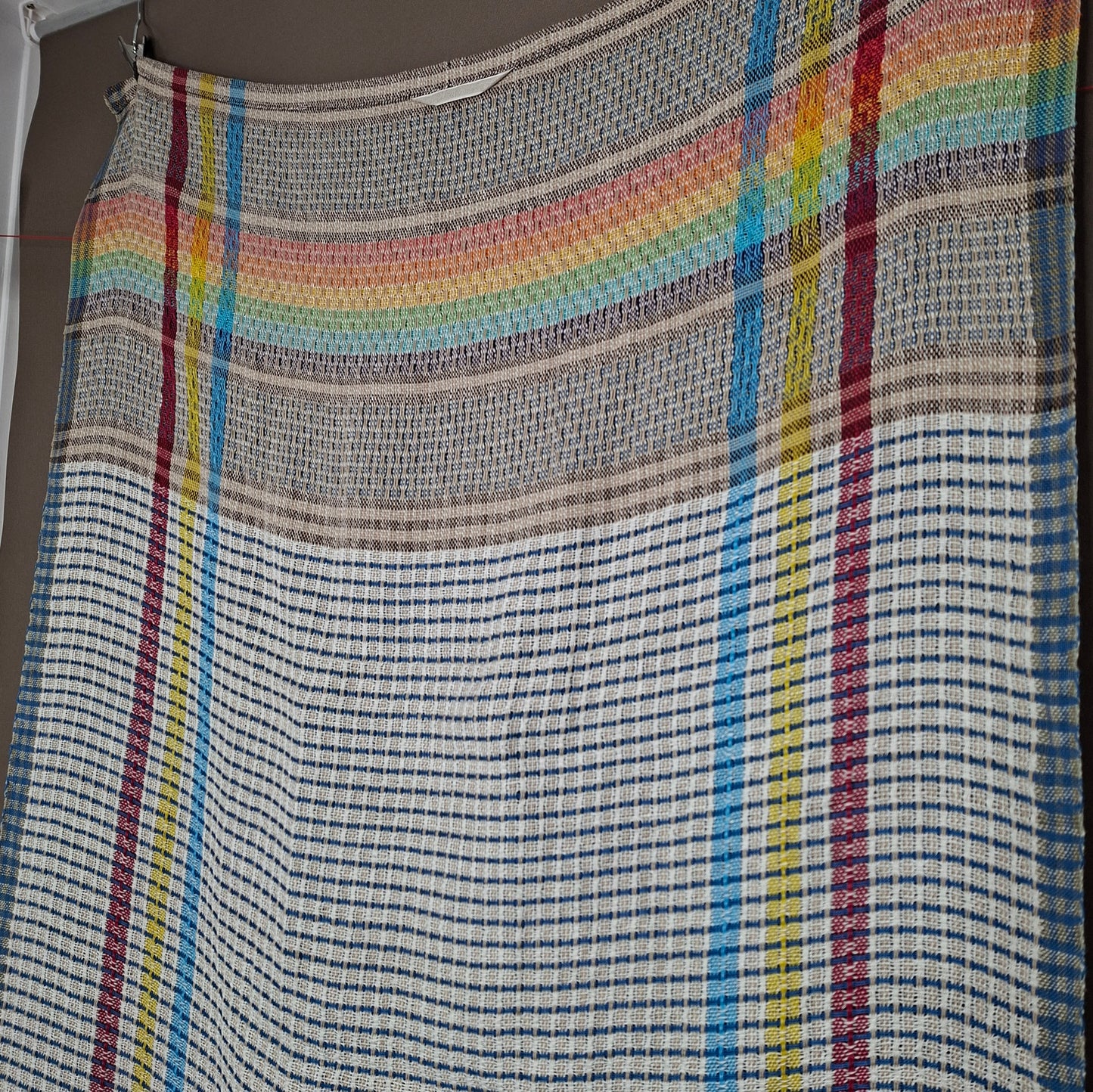 Bade- und Saunatuch Halbleinen Rainbow mit Längsstreifen Blau Gelb und Rot
