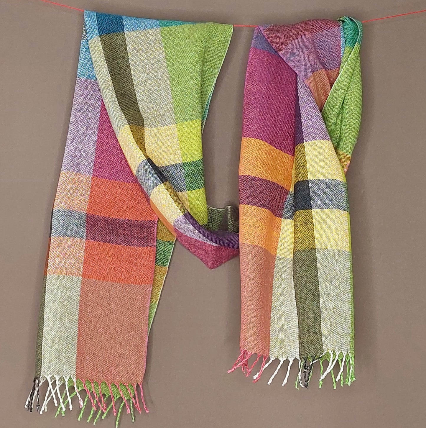 Leinenmerinoschal Grün-Weiß-Pink mit Orange, Blau, Lila und Gelb
